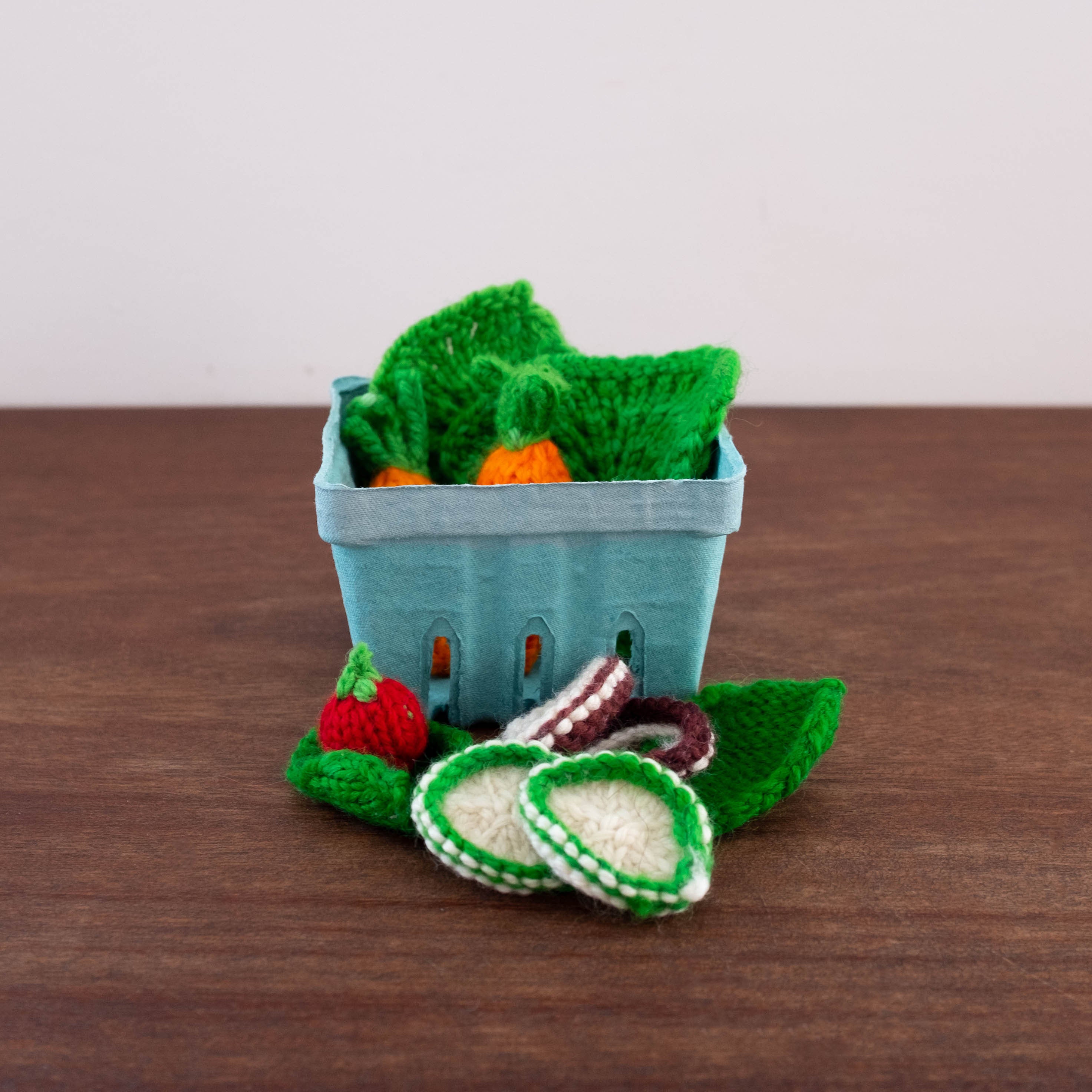 Knitted Play Foods: Salad