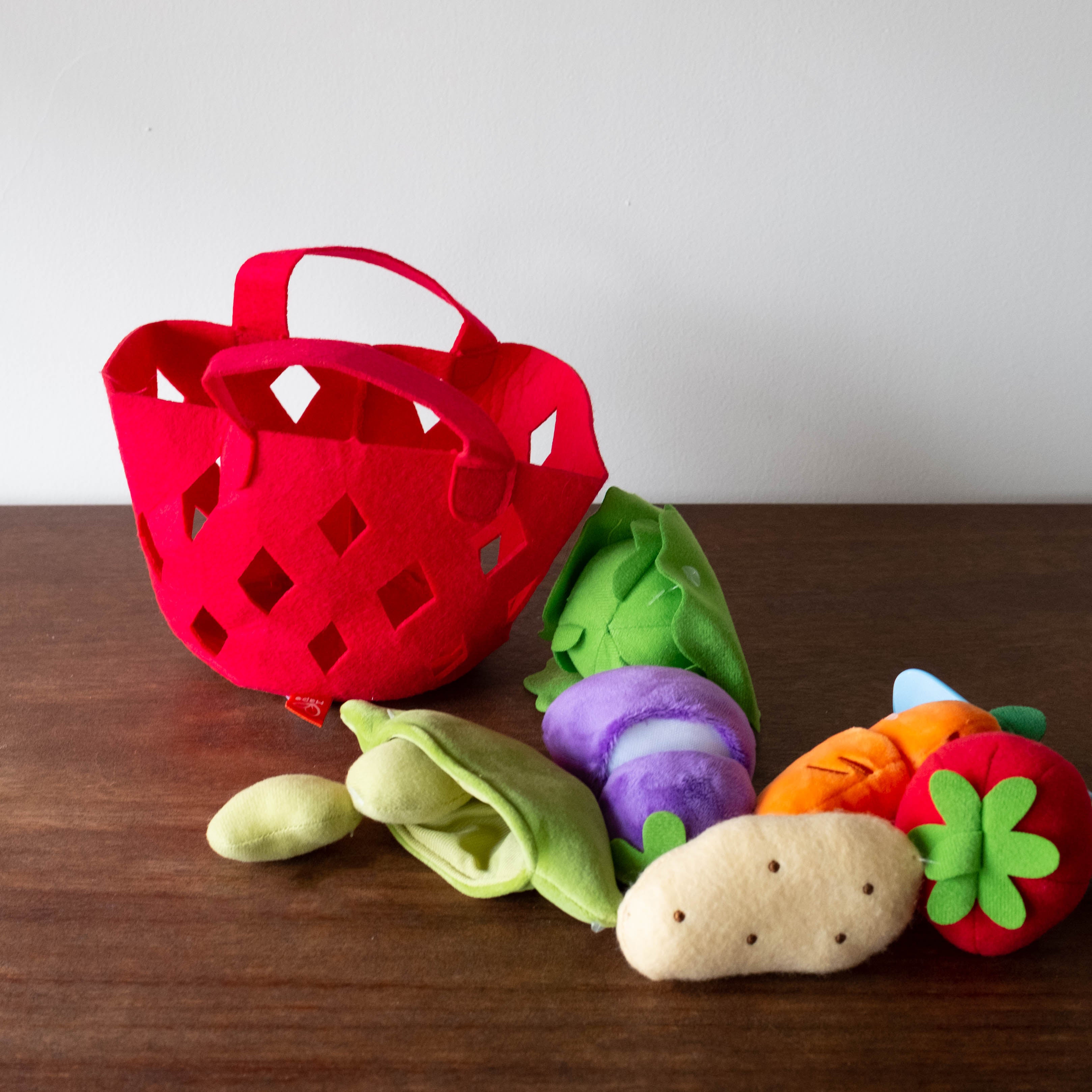 Toddler Vegetable Basket with Knife
