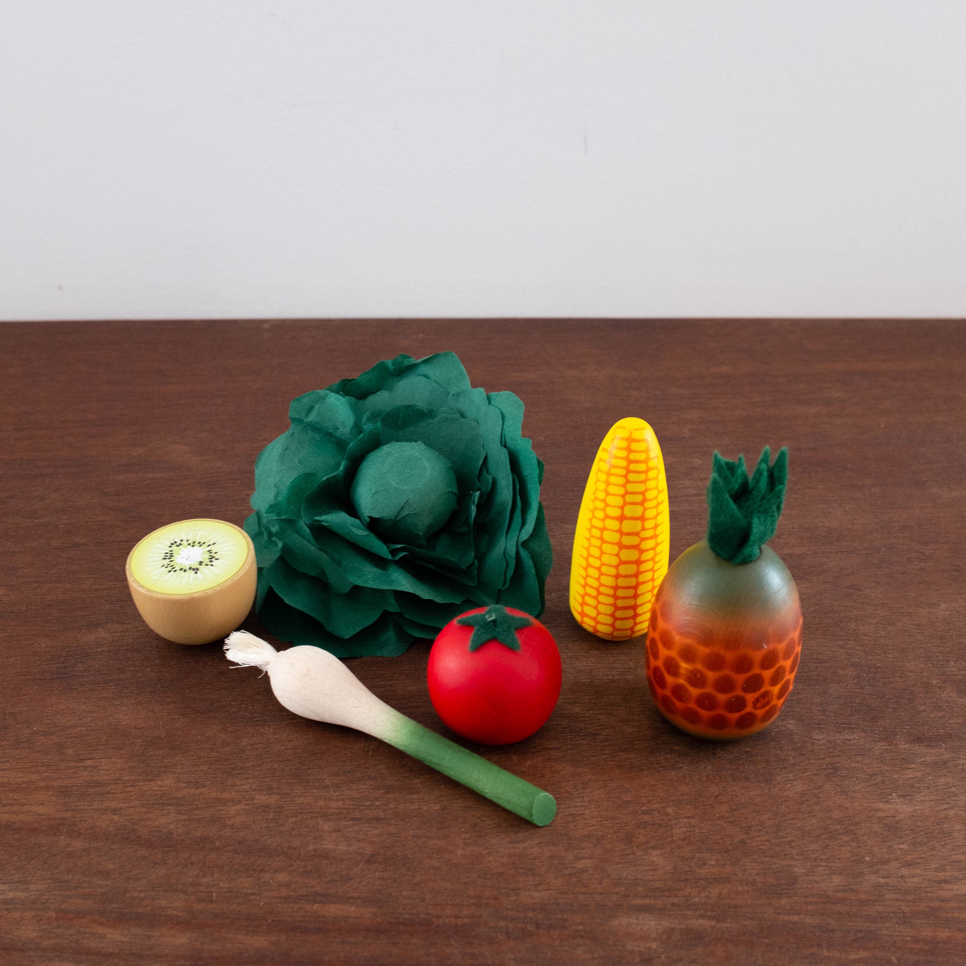 NEW Wooden Vegetables and Fruits Assorted